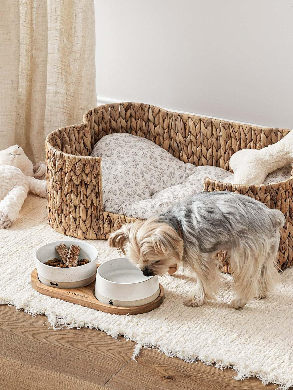 LE TAUCI PET Dog and Cat Bowl Set with Acacia Wood Tray - 2 Cup Ceramic Puppy Bowls for Cats &Small Dogs, Dual Food and Water Bowls with Weighted Non-Slip Base